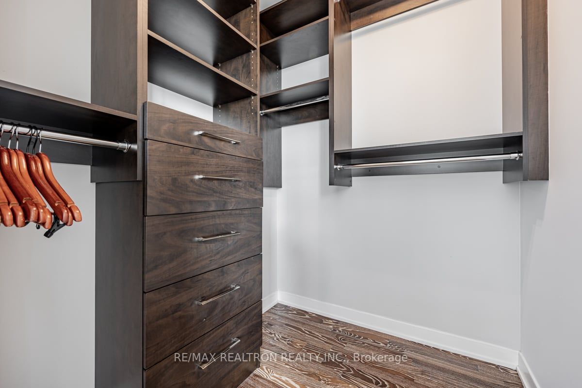 90 Park Lawn Rd, #2805