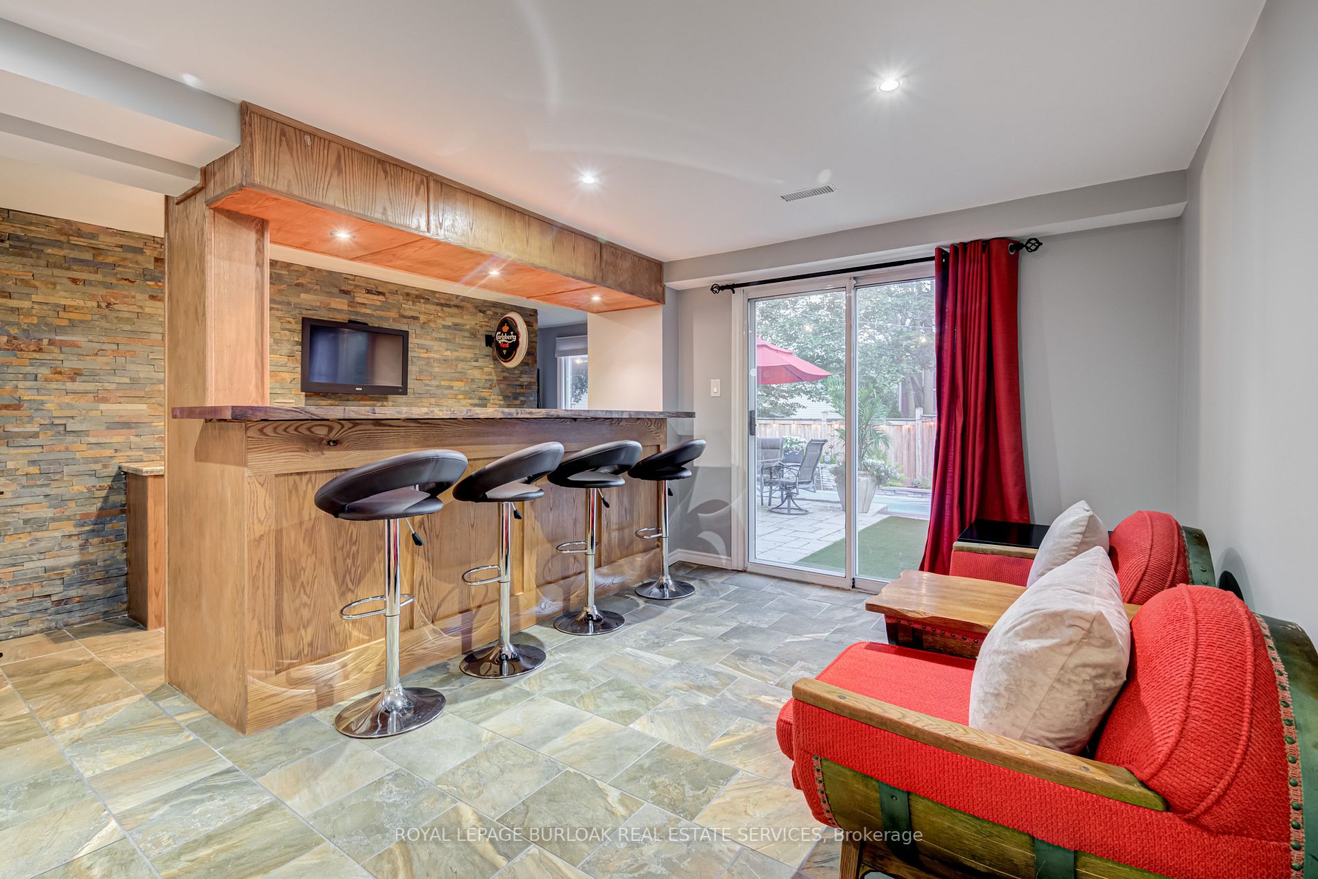 3148 Pinemeadow Drive