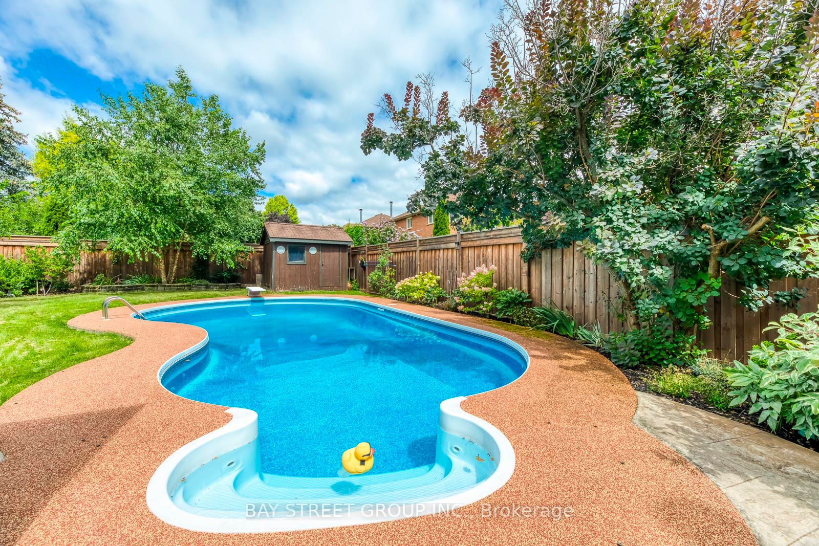 1469 Reeves Gate