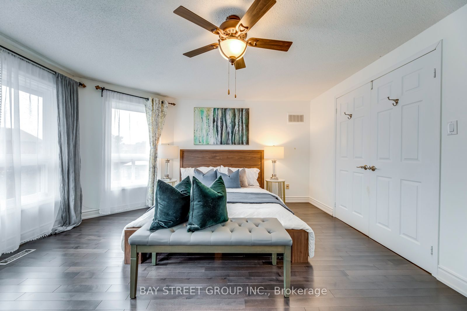 1469 Reeves Gate