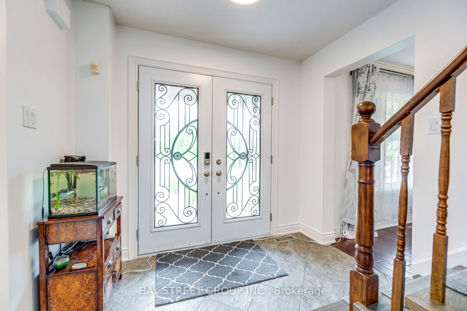 1469 Reeves Gate