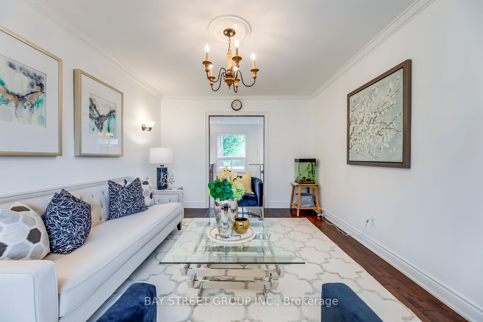 1469 Reeves Gate