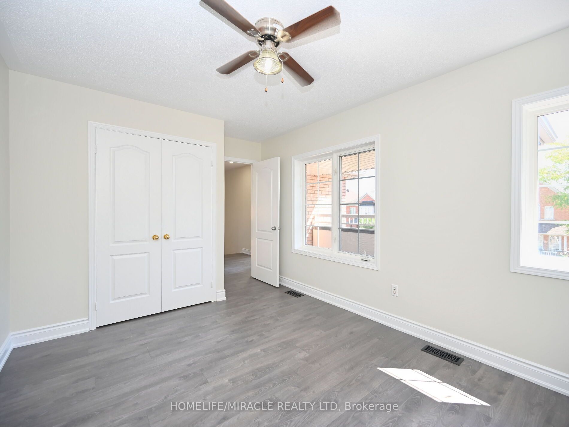 76 Pauline Cres
