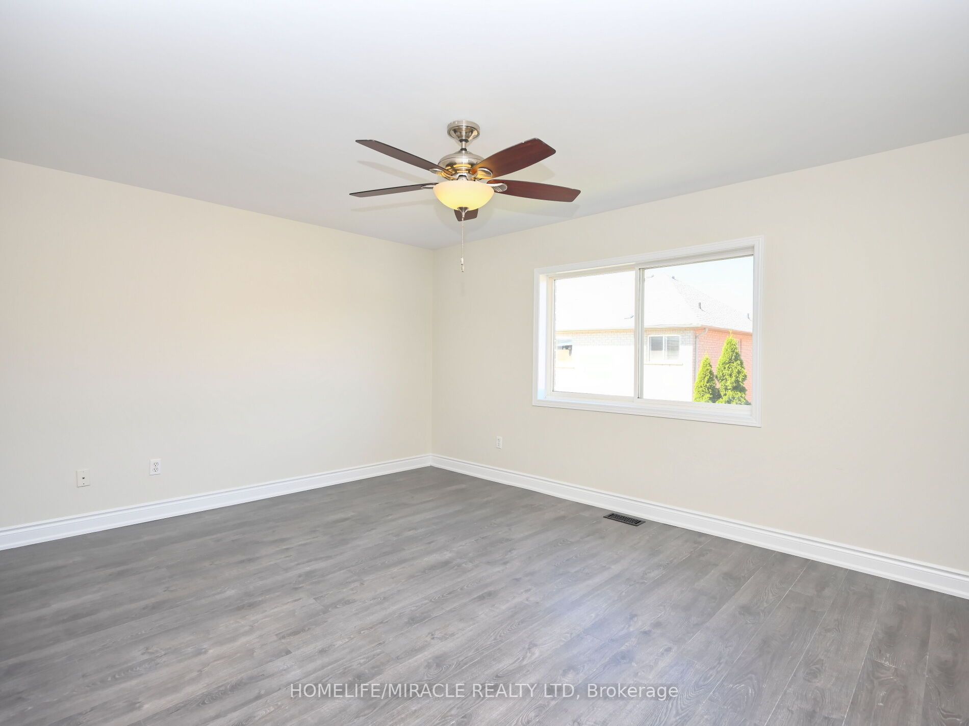 76 Pauline Cres