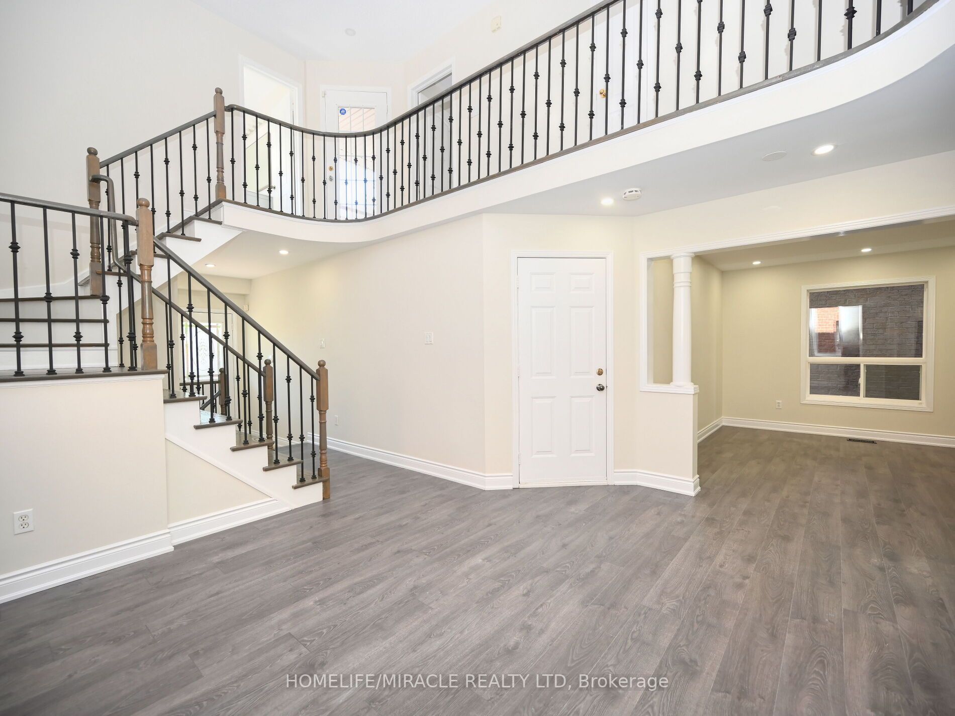 76 Pauline Cres