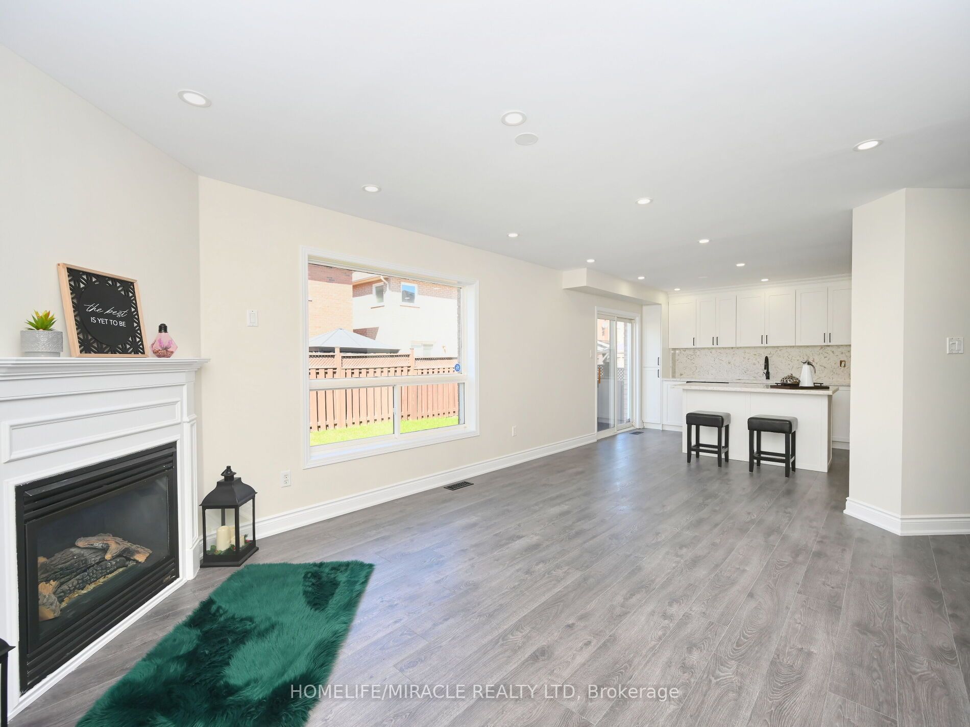76 Pauline Cres