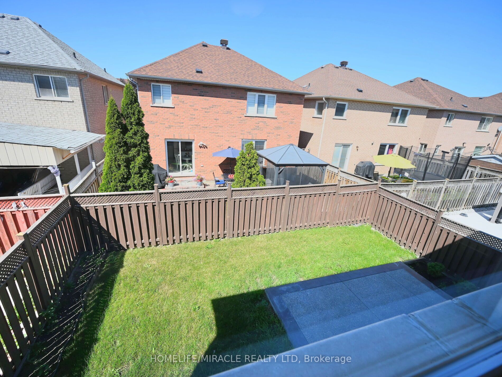 76 Pauline Cres