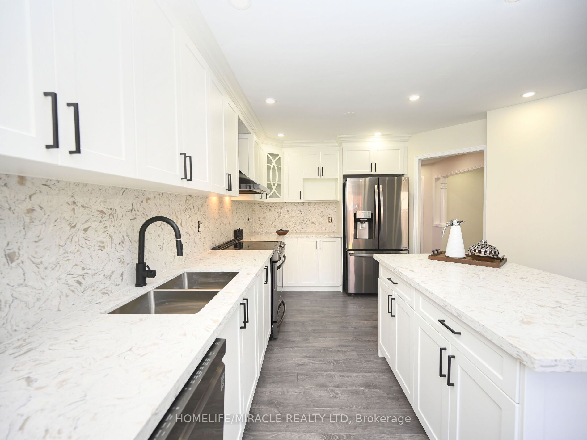 76 Pauline Cres