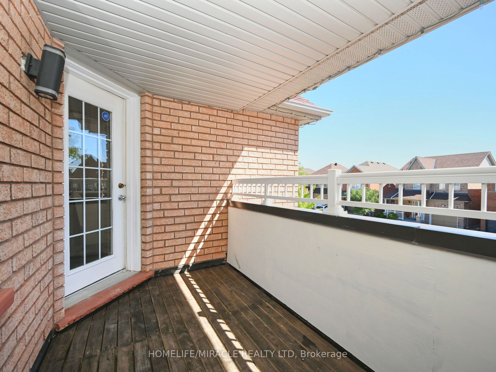 76 Pauline Cres