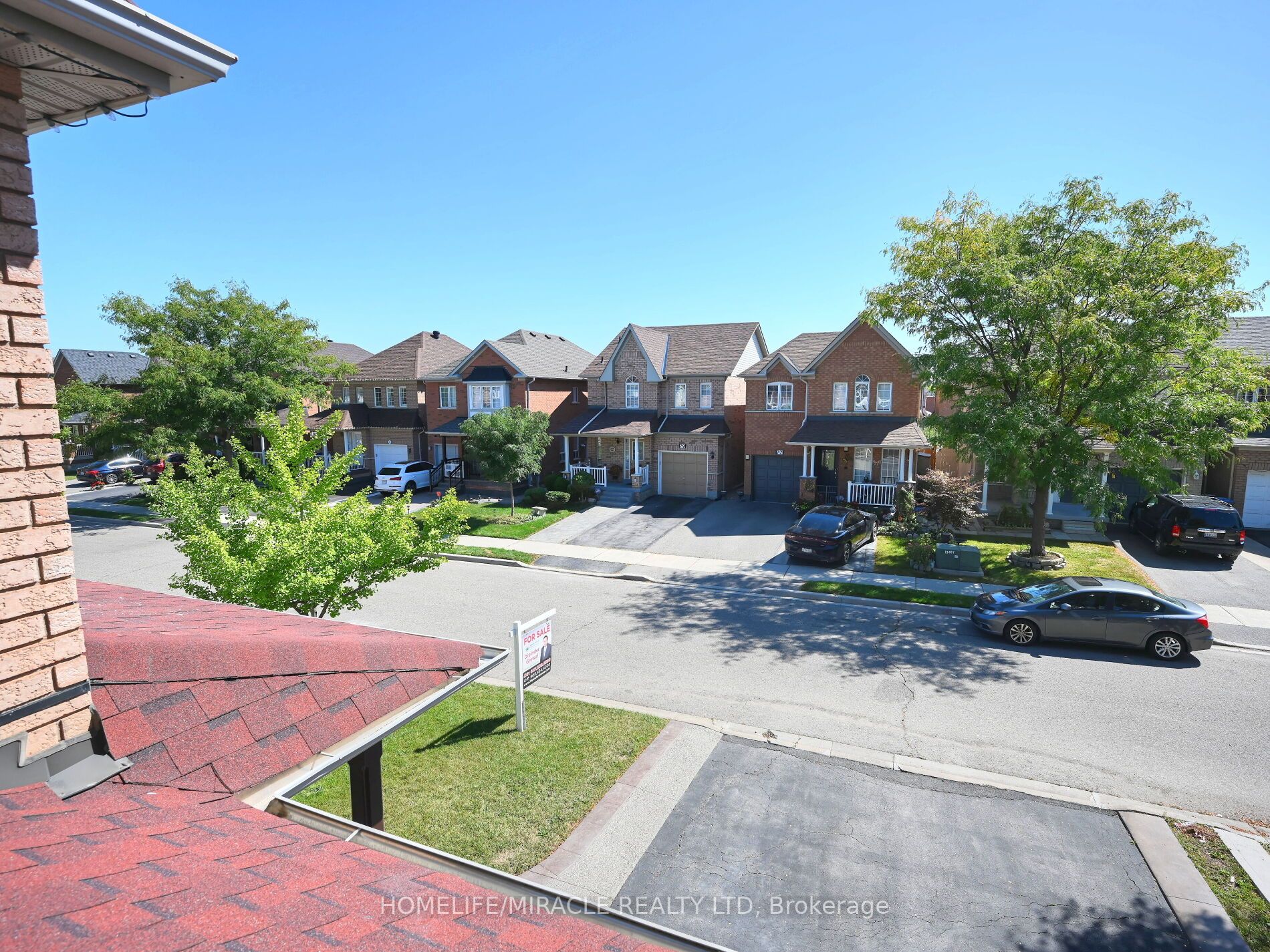 76 Pauline Cres