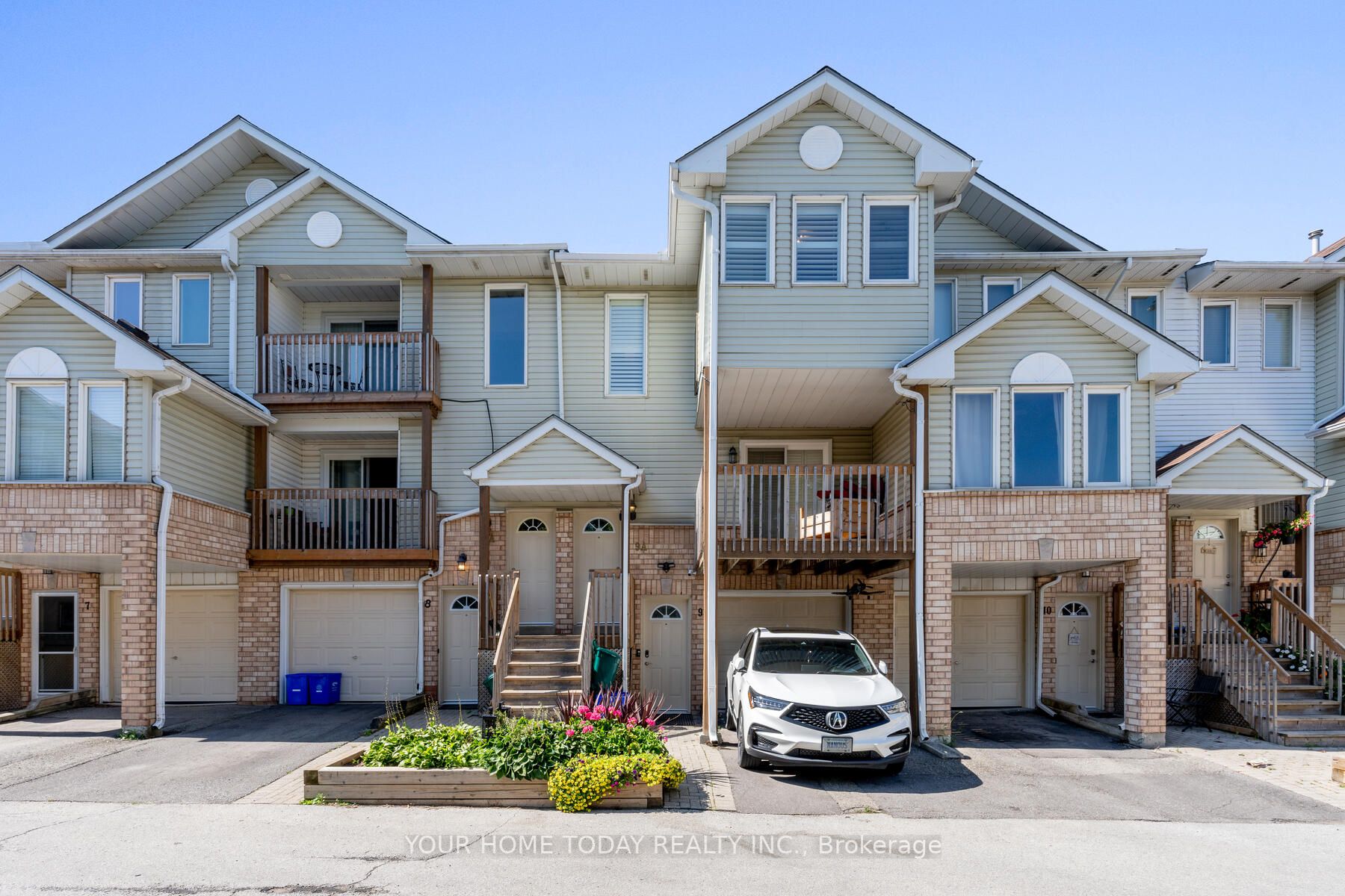 9A Robert Lane, #9
