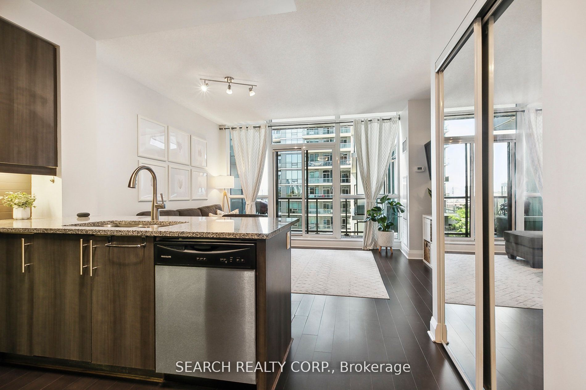 1185 The Queensway, #427