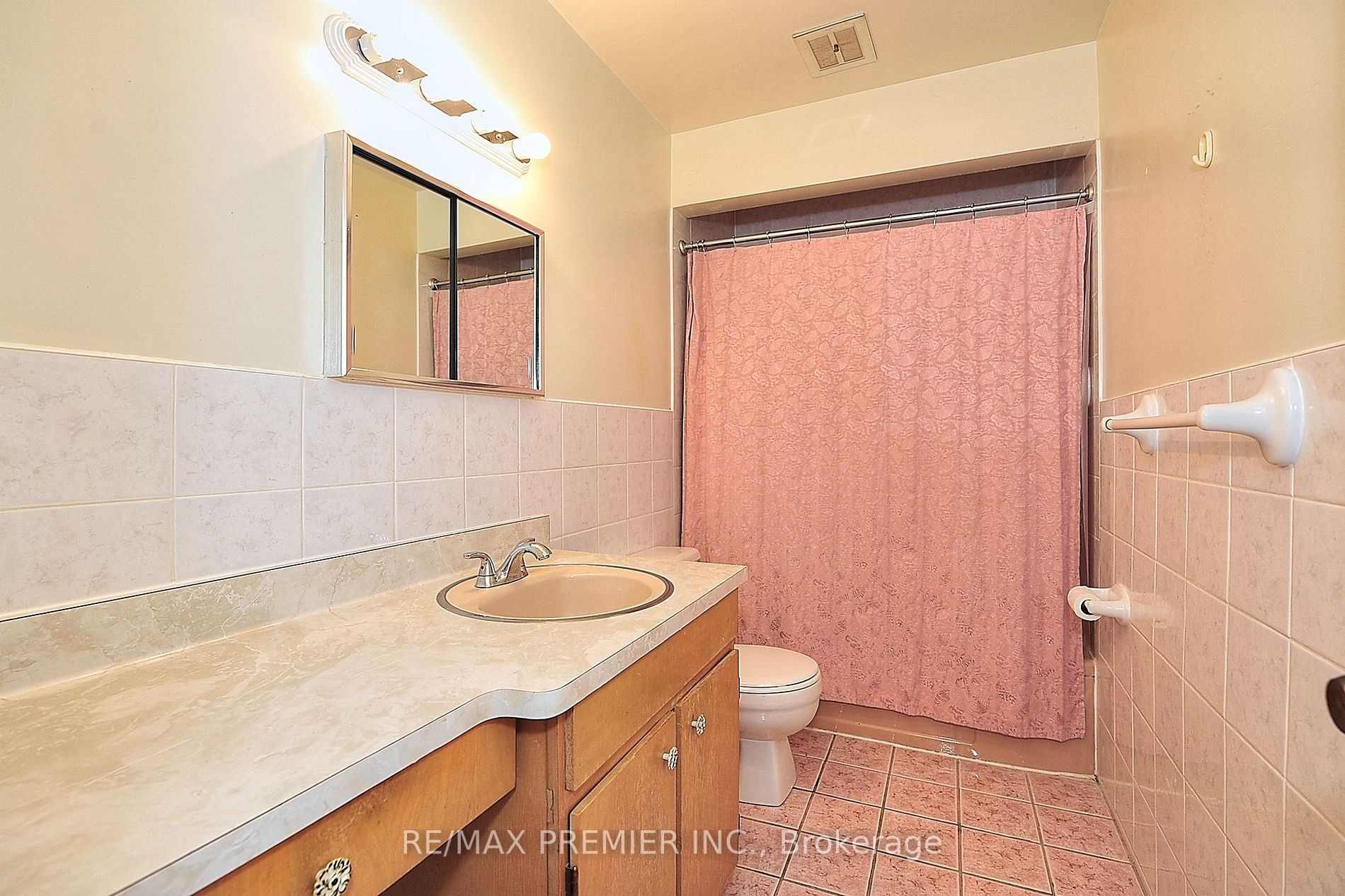 Listing W7002610 - Large Photo # 12