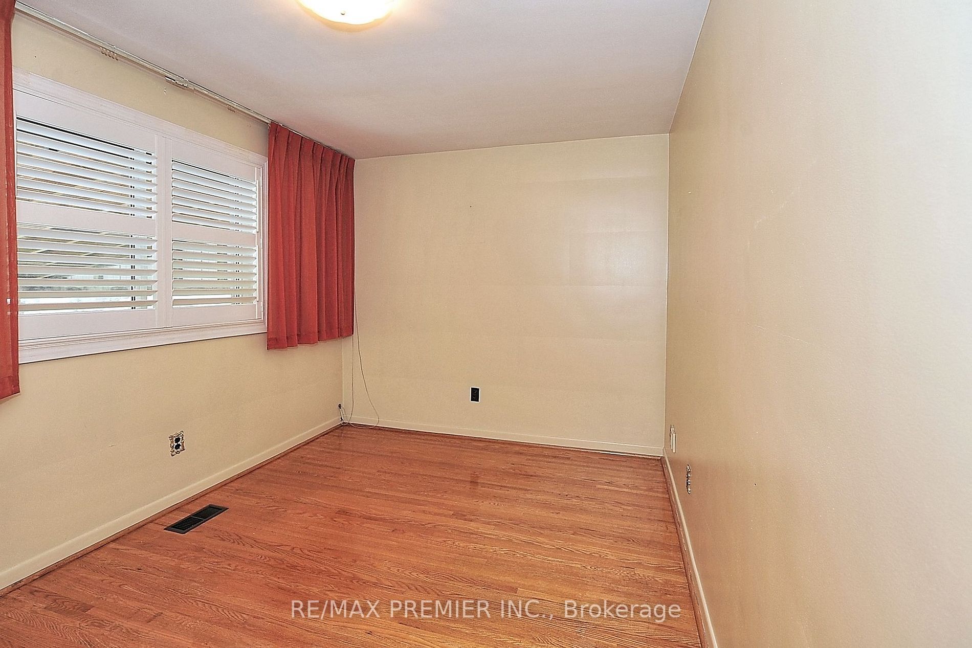 Listing W7002610 - Large Photo # 10