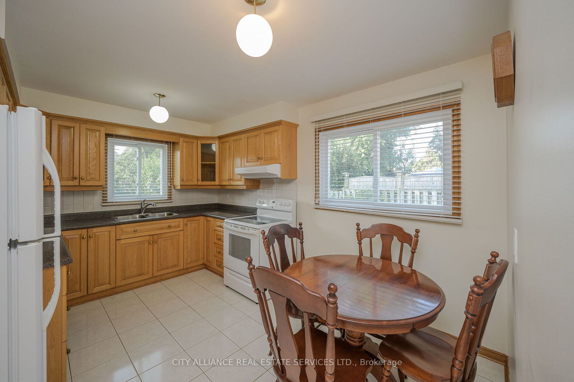 1130 Manor Road