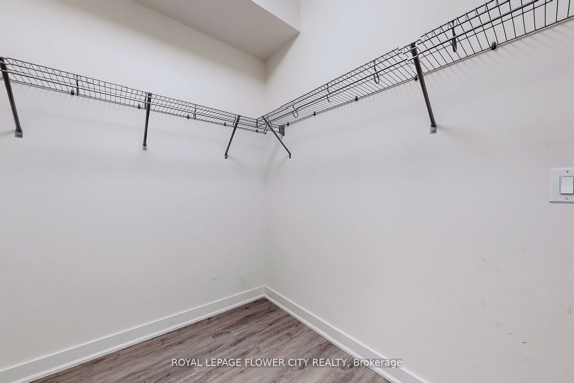 320 Plains Rd, #106