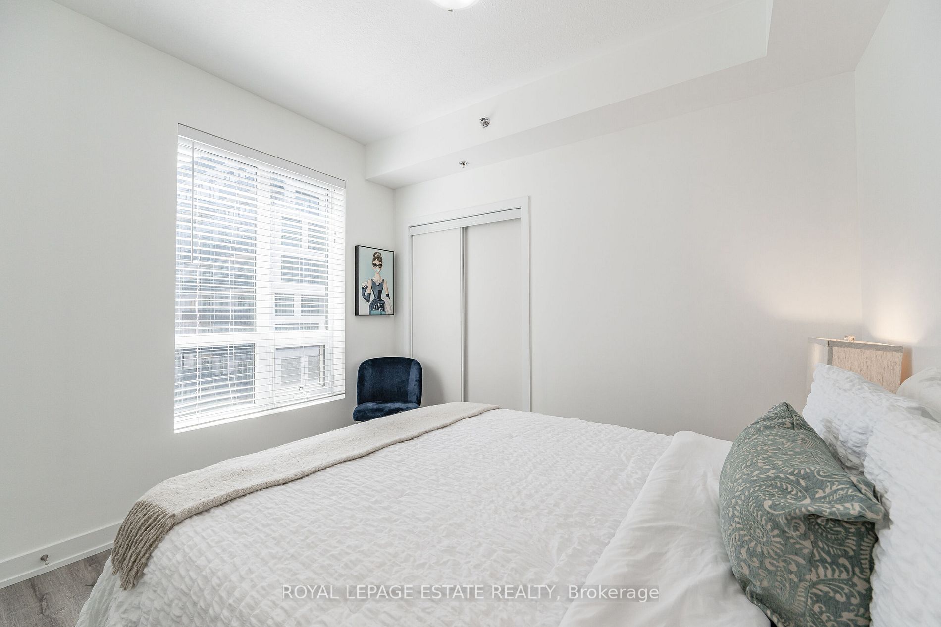 2486 Old Bronte Road, #422