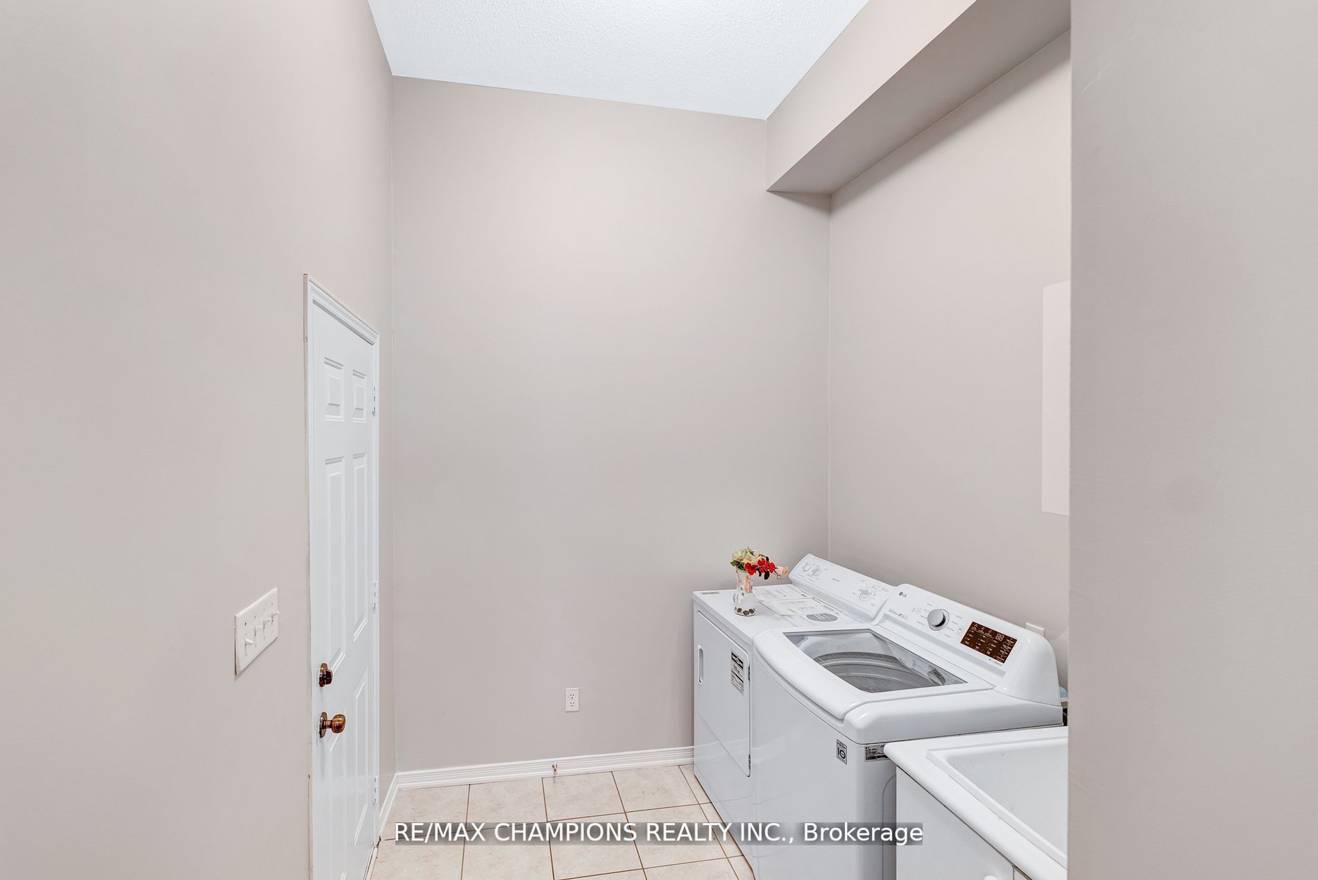 11 Cape Dorset Cres