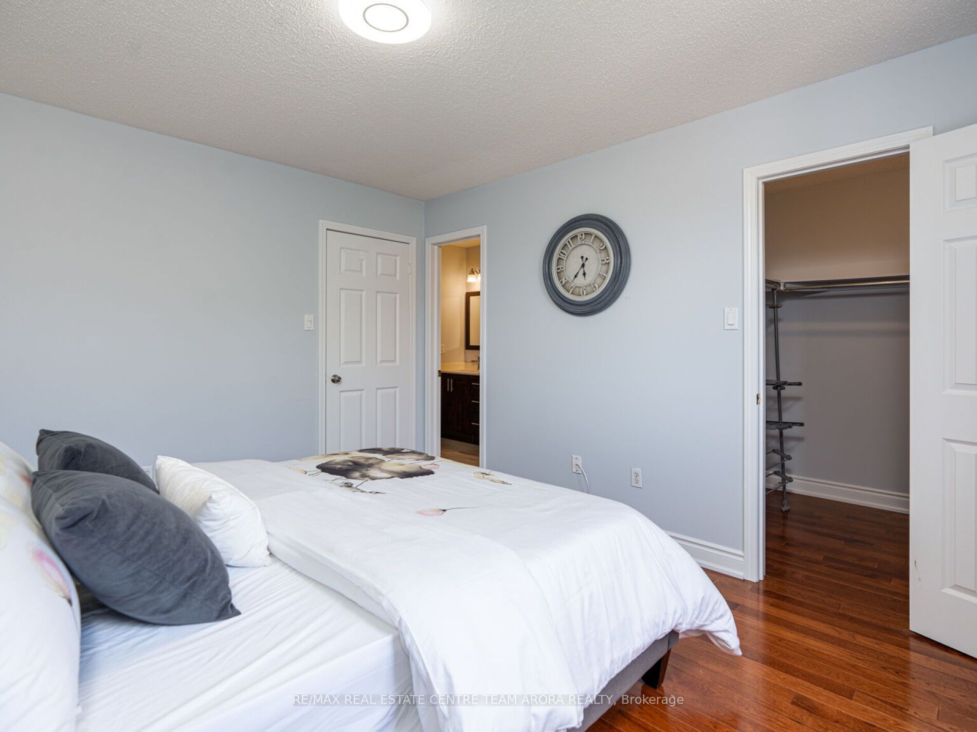 96 Summerdale Cres