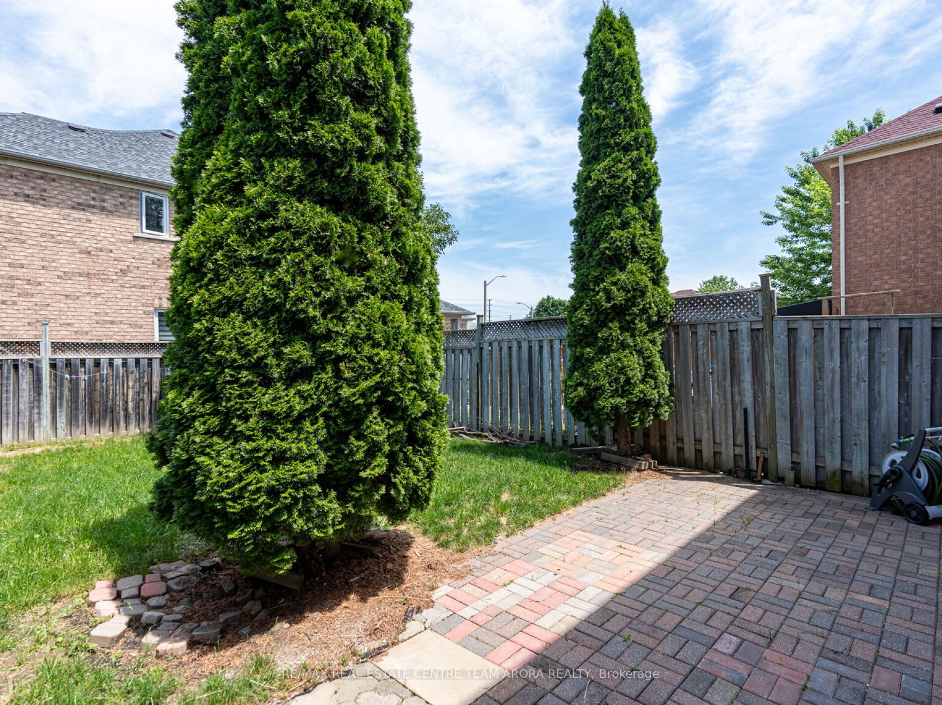 96 Summerdale Cres