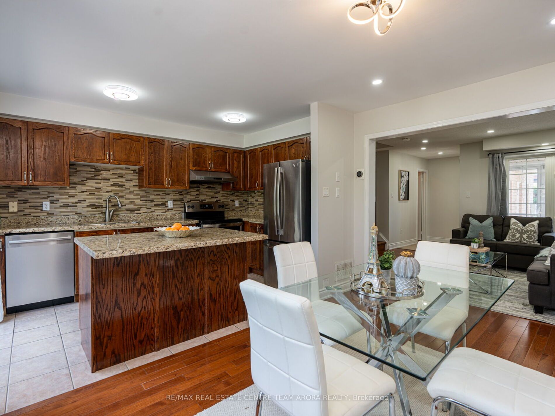 96 Summerdale Cres