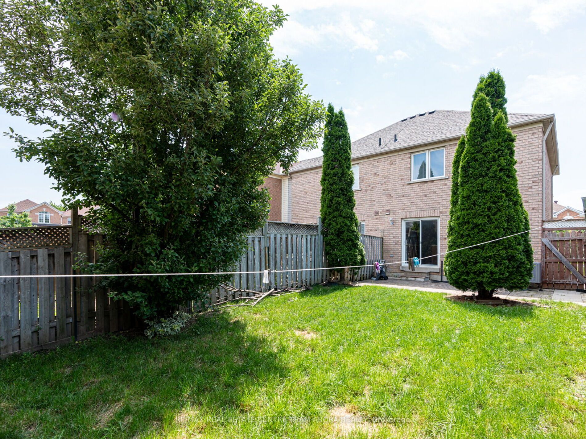 96 Summerdale Cres