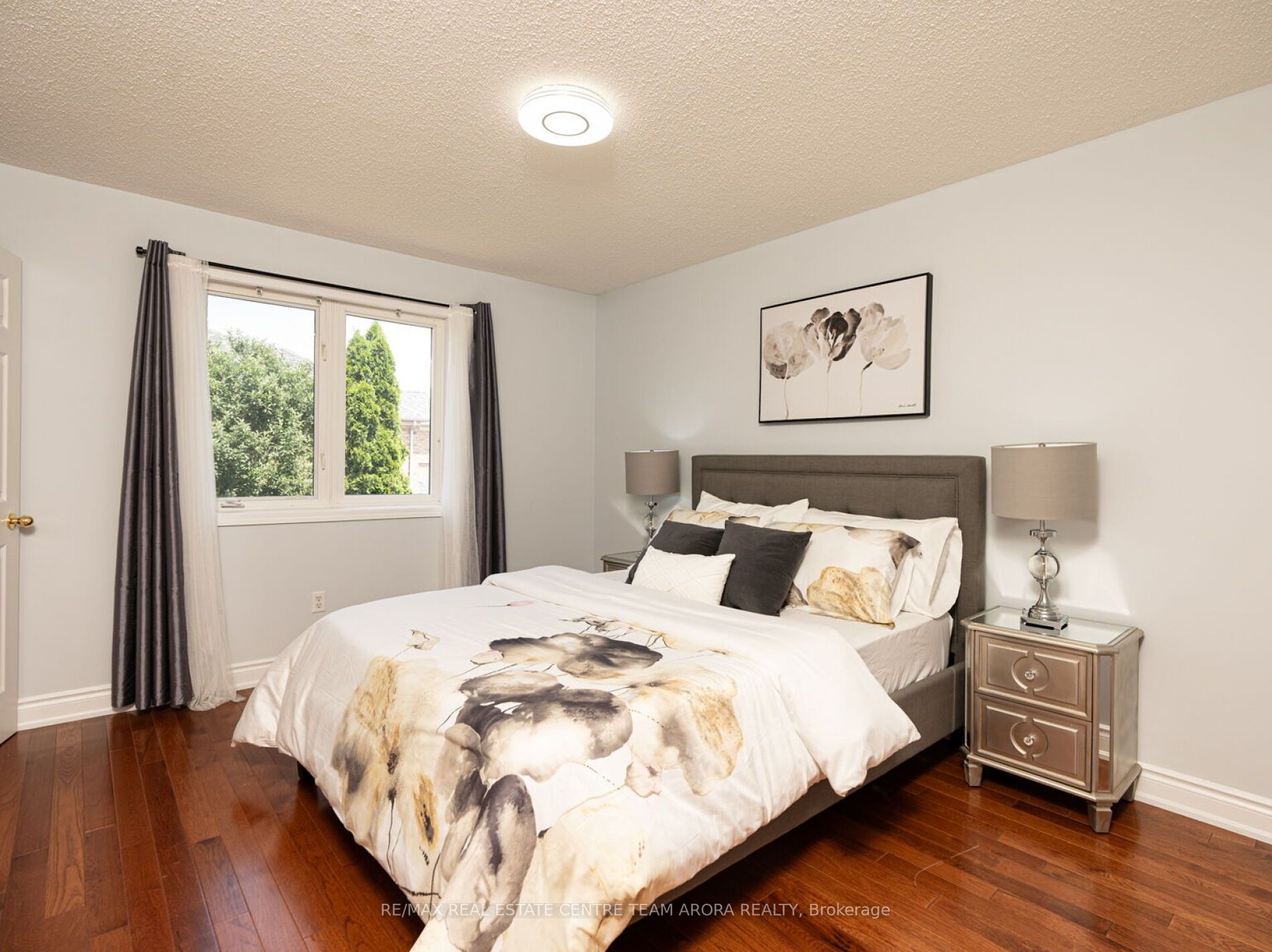 96 Summerdale Cres