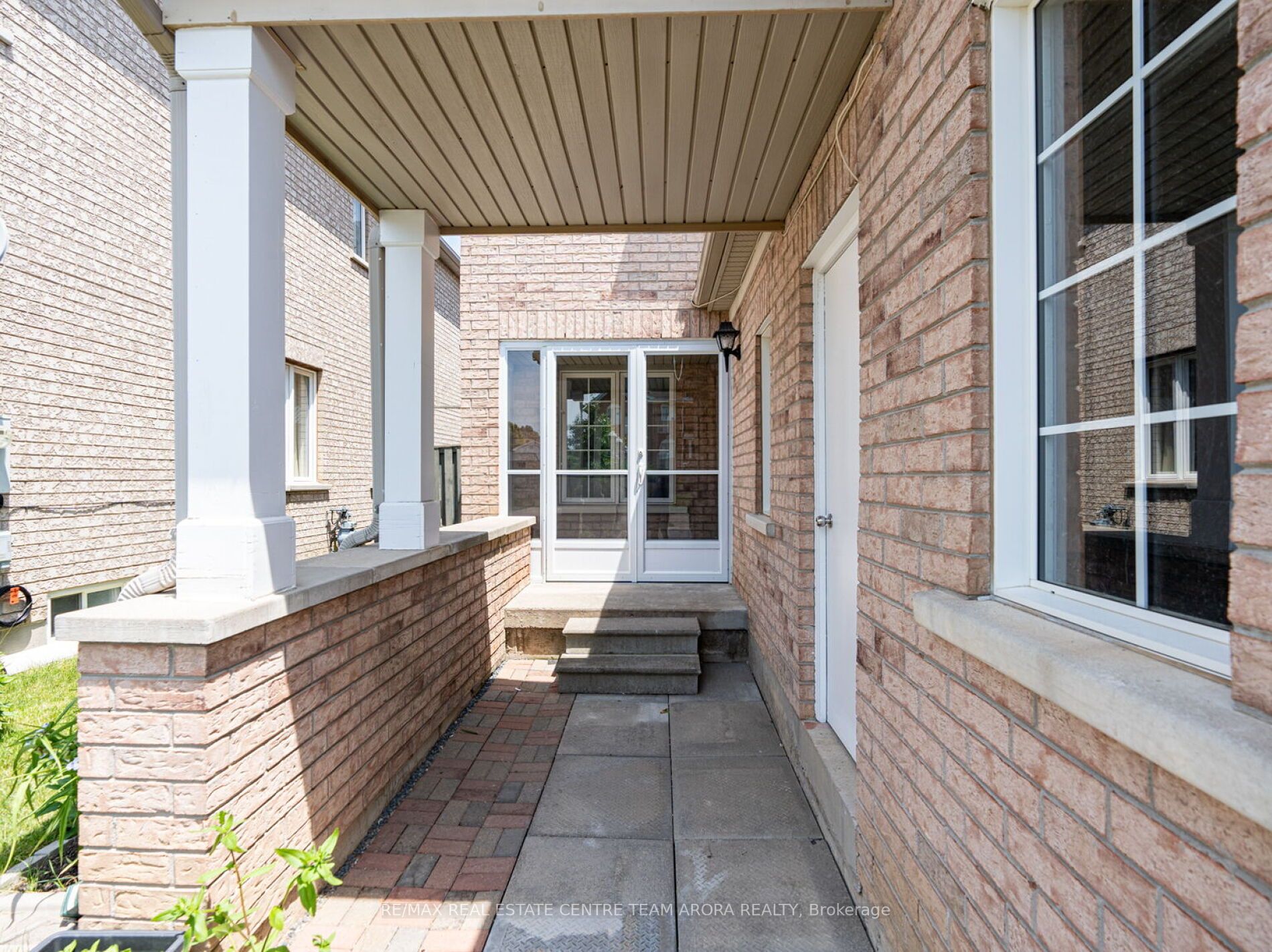 96 Summerdale Cres