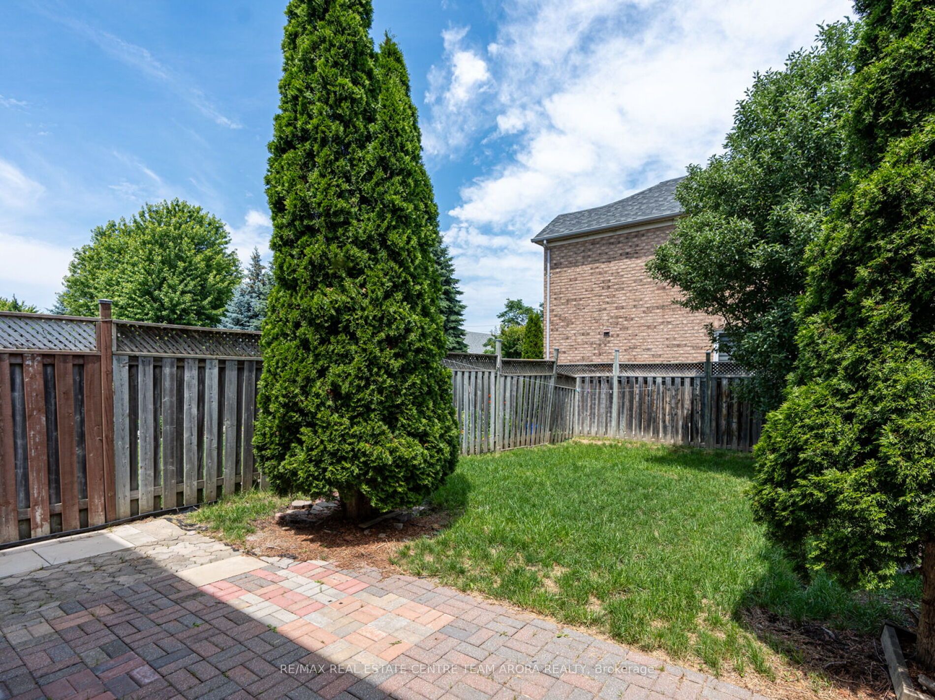 96 Summerdale Cres