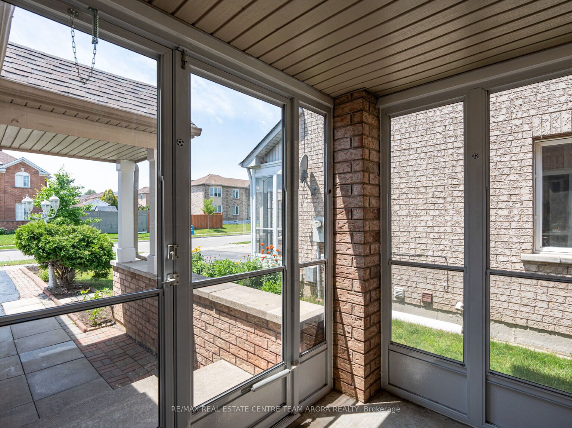 96 Summerdale Cres