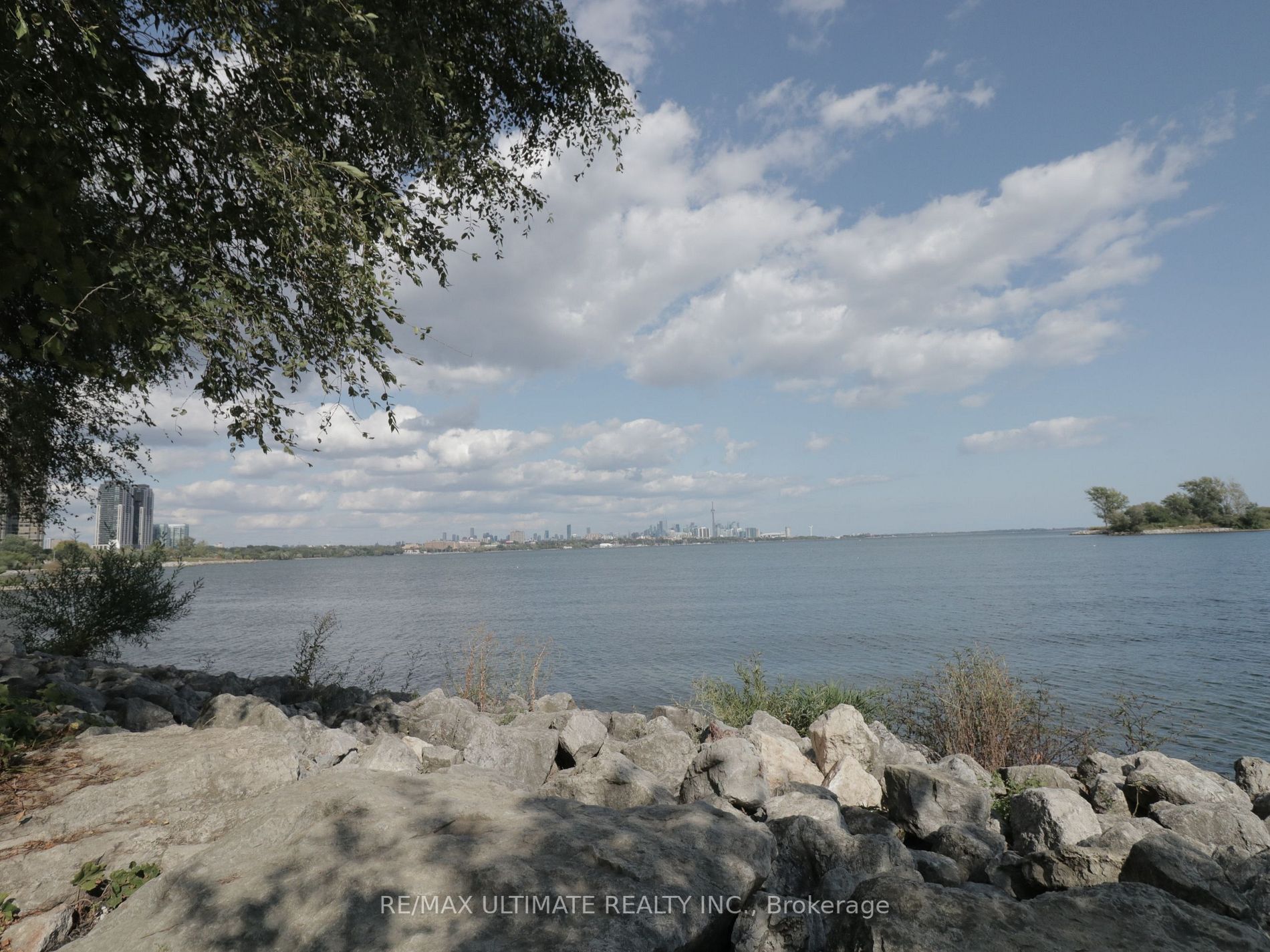33 Shore Breeze Drive, #1008