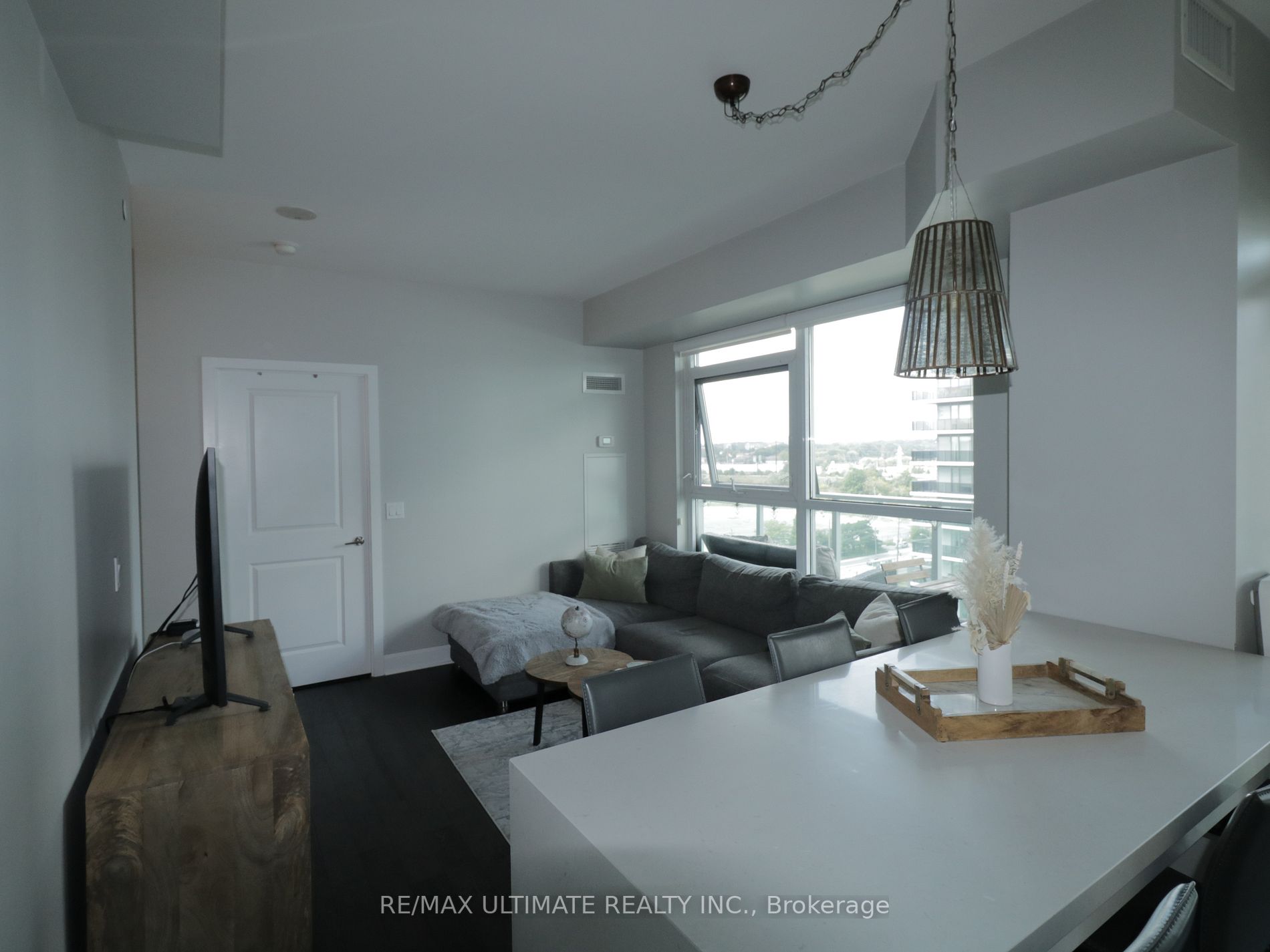 33 Shore Breeze Drive, #1008