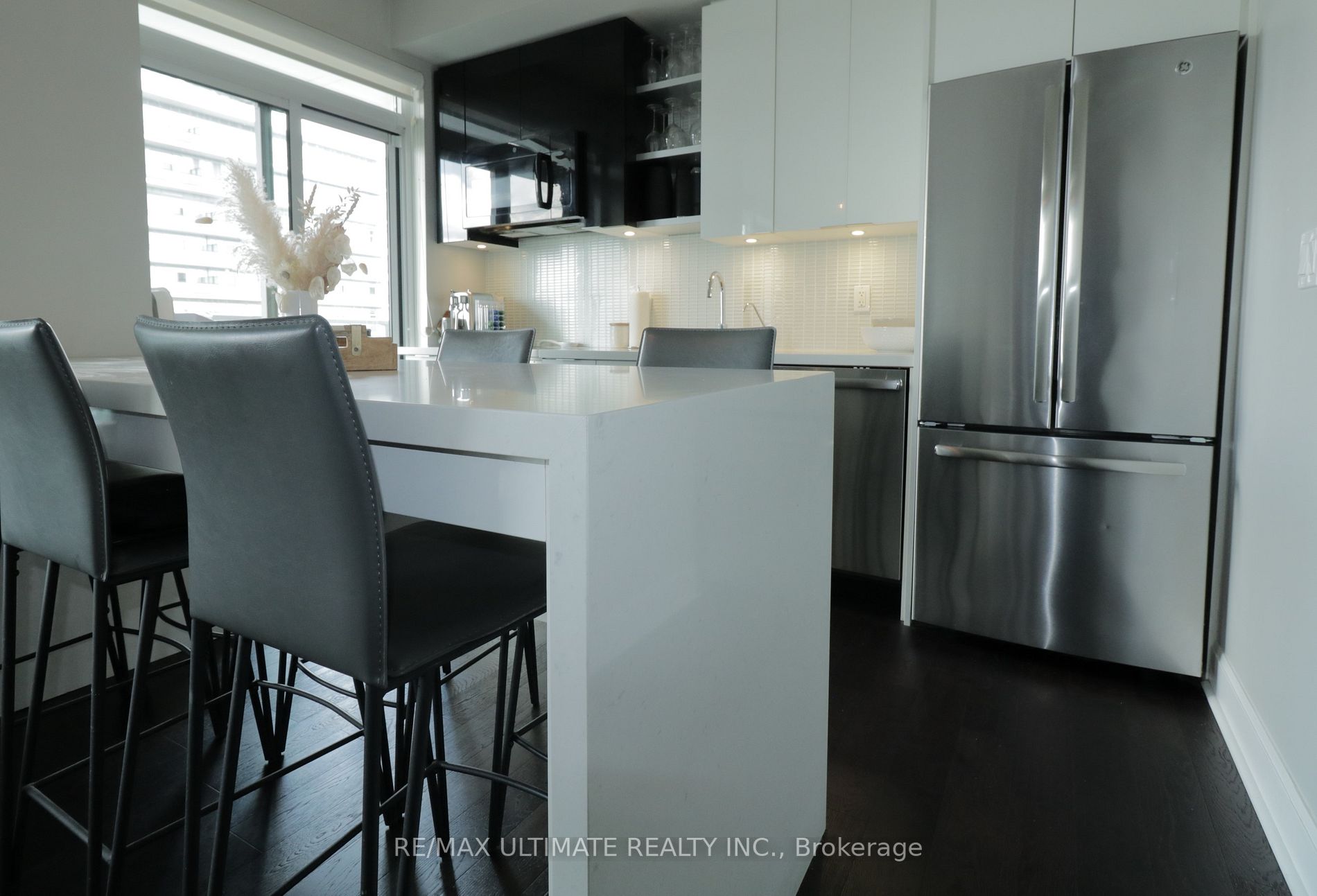 33 Shore Breeze Drive, #1008