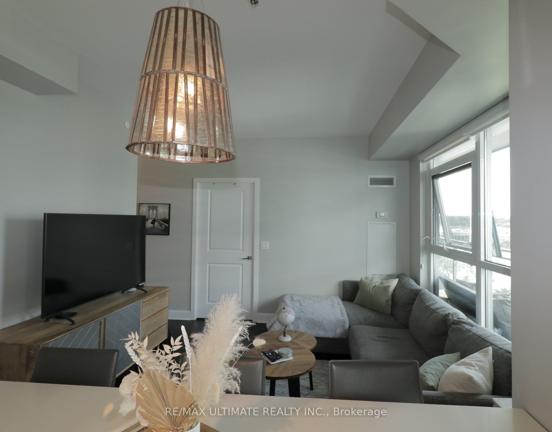 33 Shore Breeze Drive, #1008