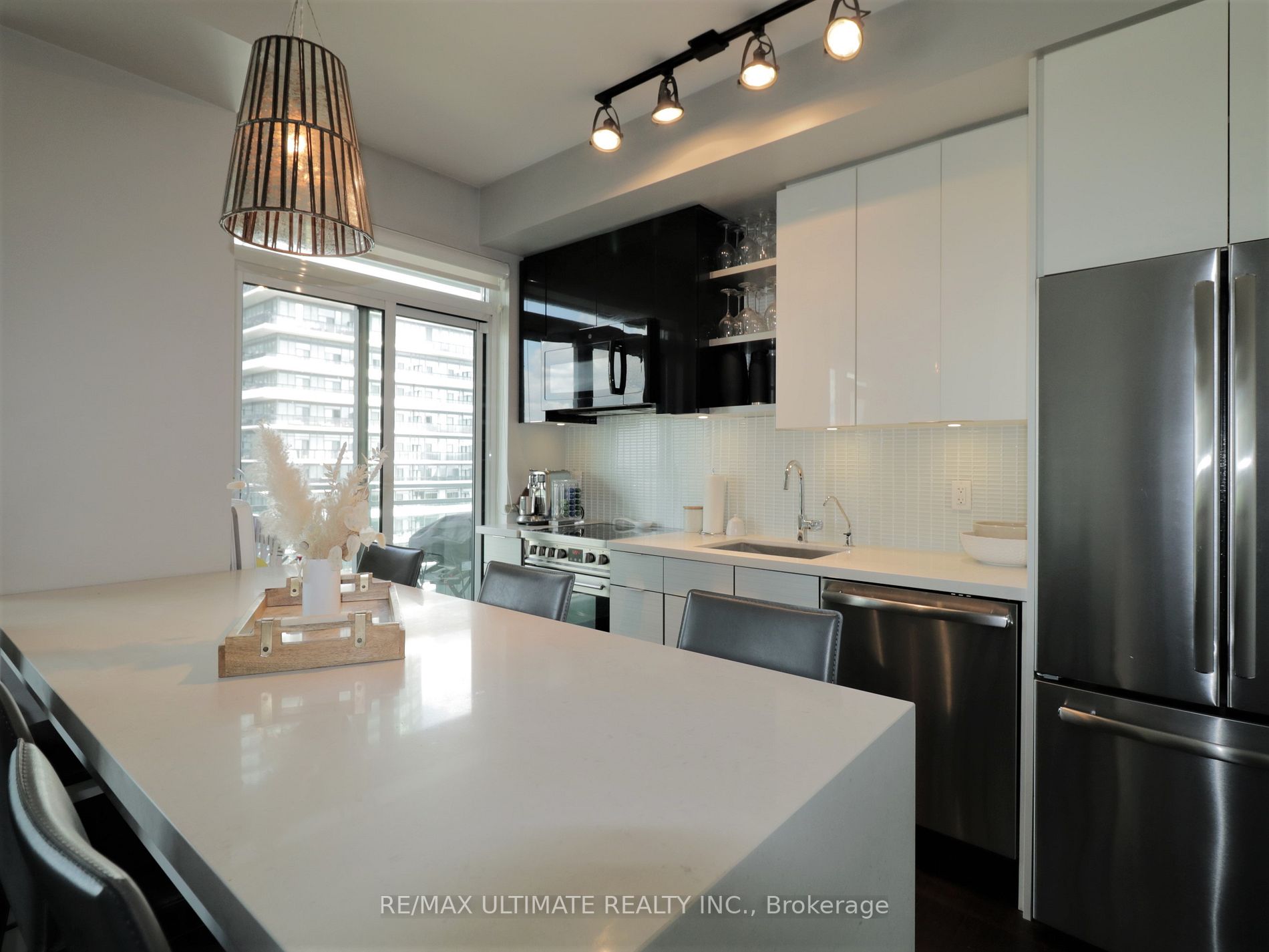 33 Shore Breeze Drive, #1008