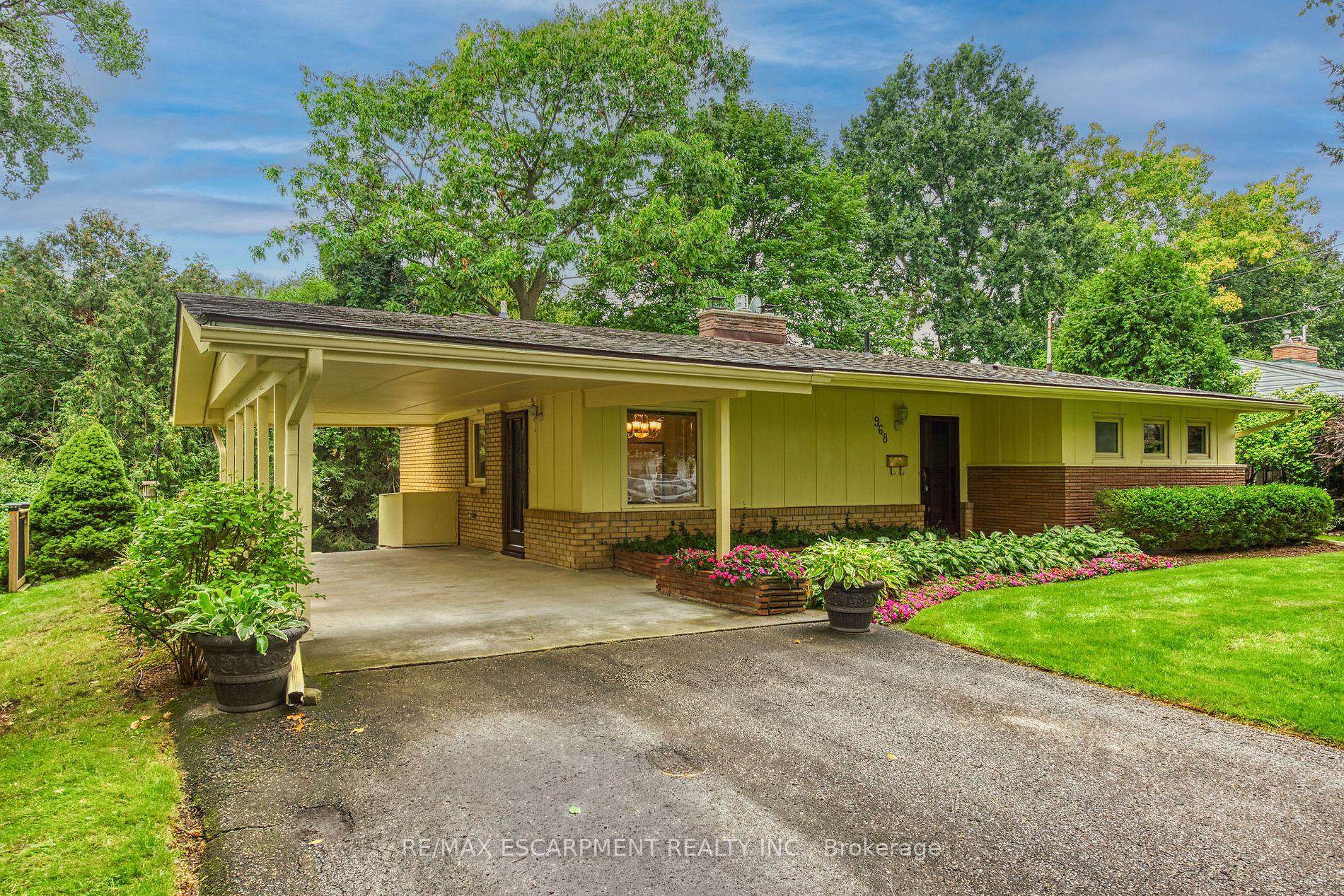 968 Glen Acres Crt N