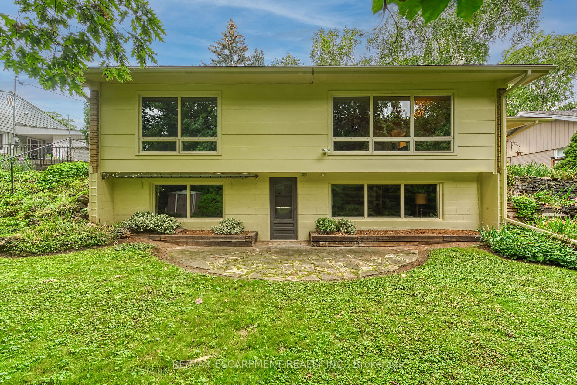 968 Glen Acres Crt N