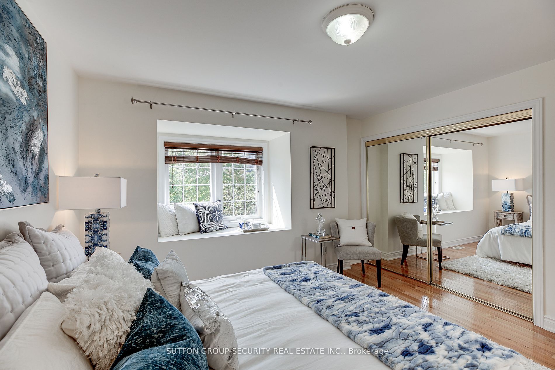 13 Bijou Walk