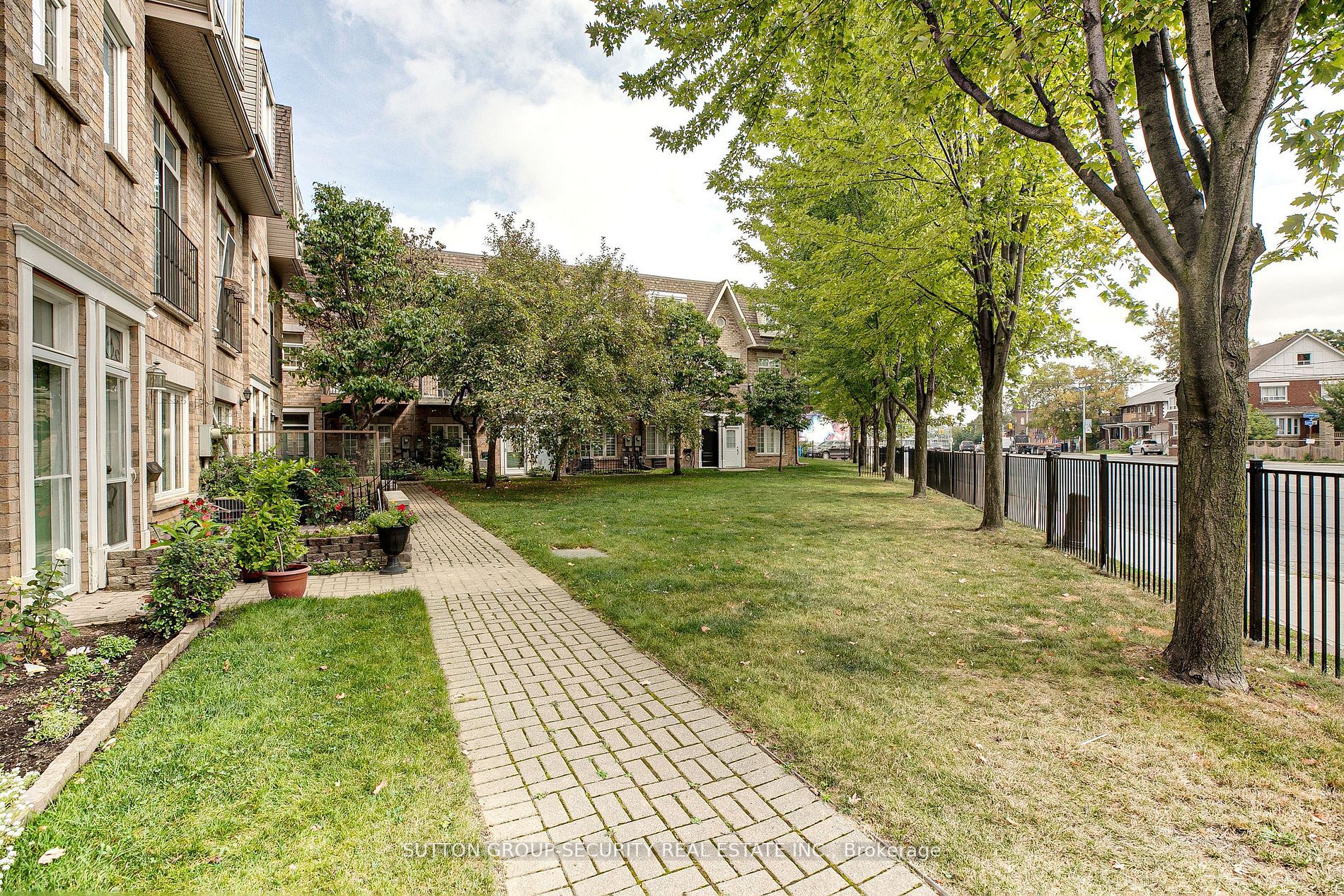 13 Bijou Walk
