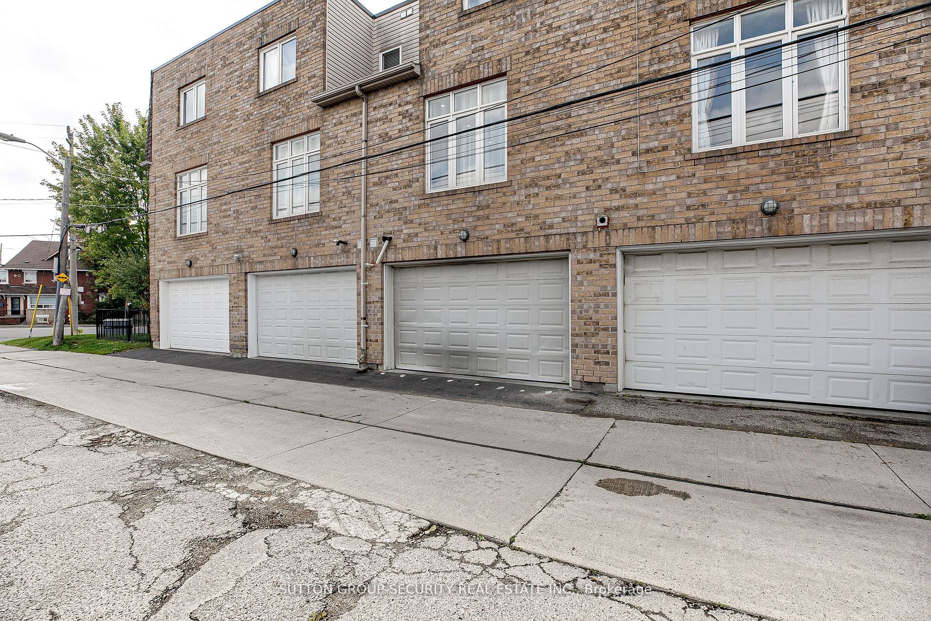 13 Bijou Walk