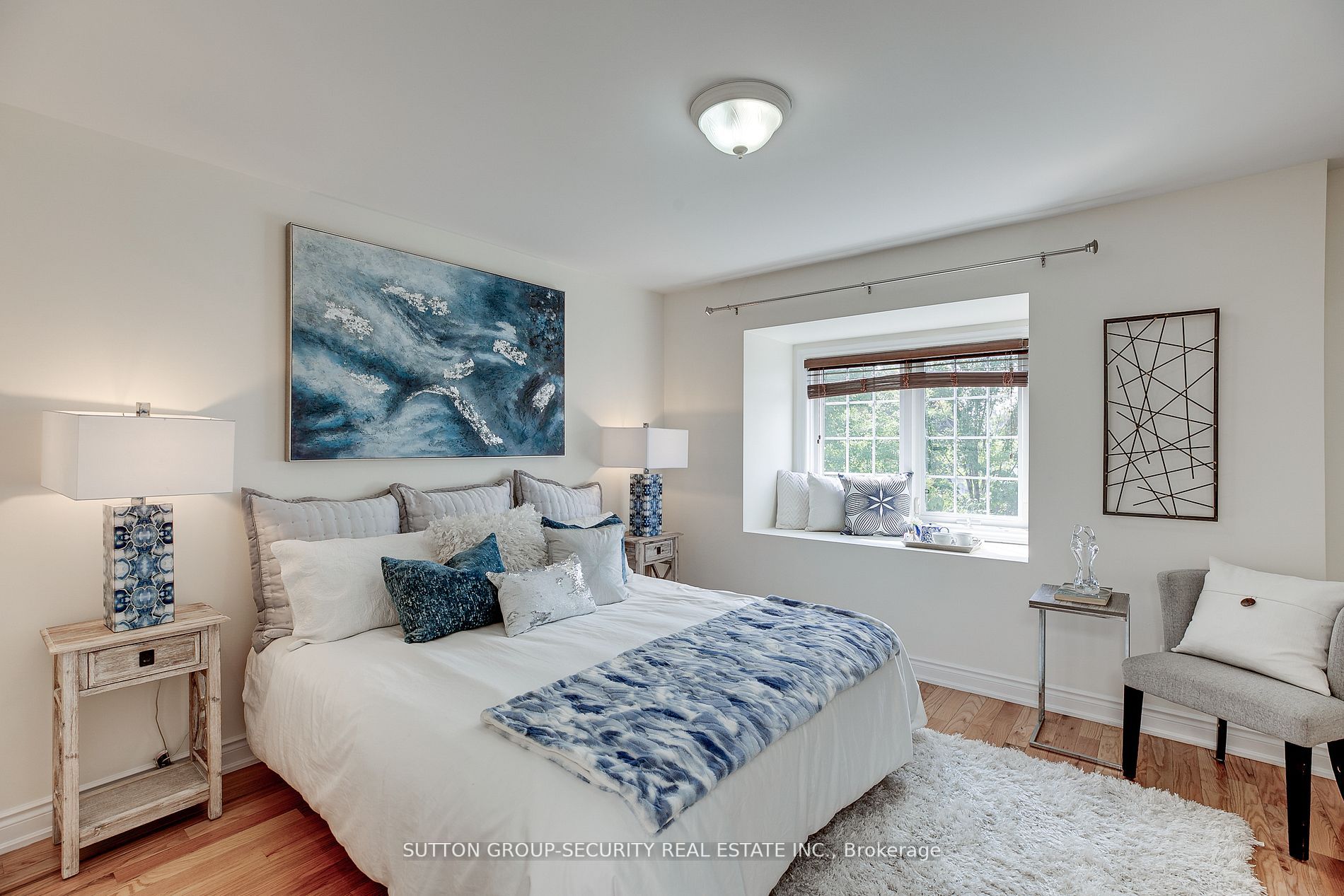 13 Bijou Walk