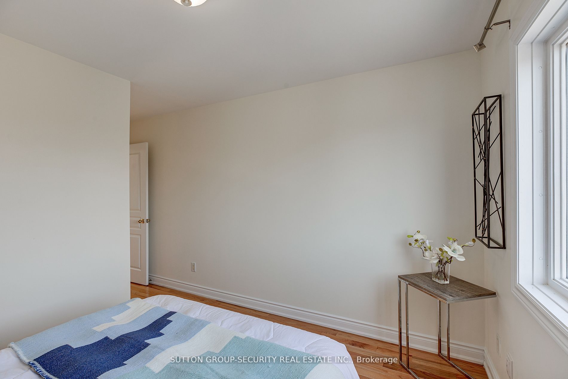 13 Bijou Walk