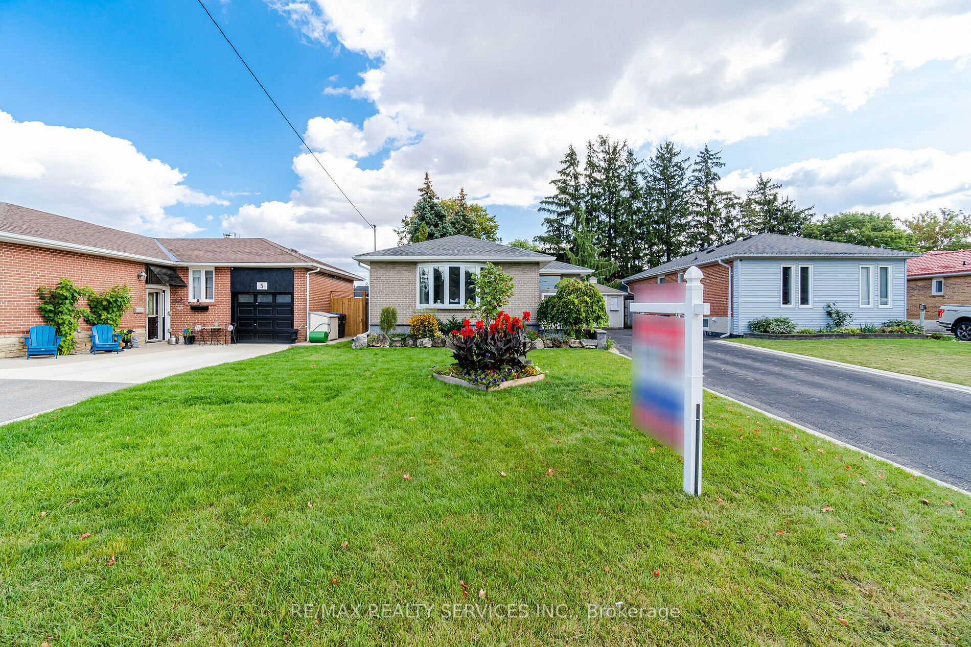 7 Bristol Ave