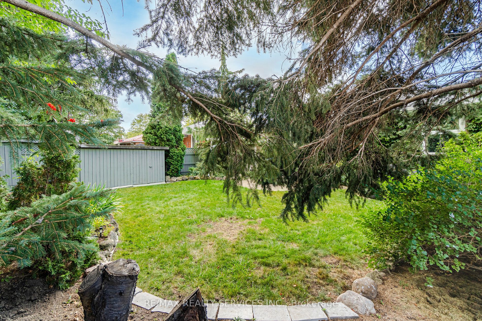 7 Bristol Avenue
