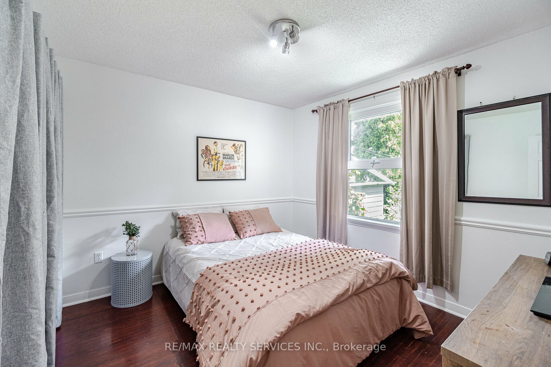 7 Bristol Avenue
