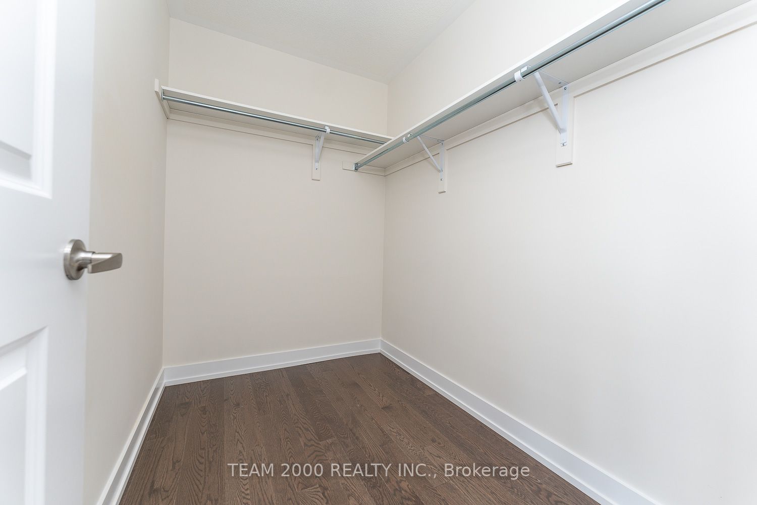 609 LeatherLeaf Landing
