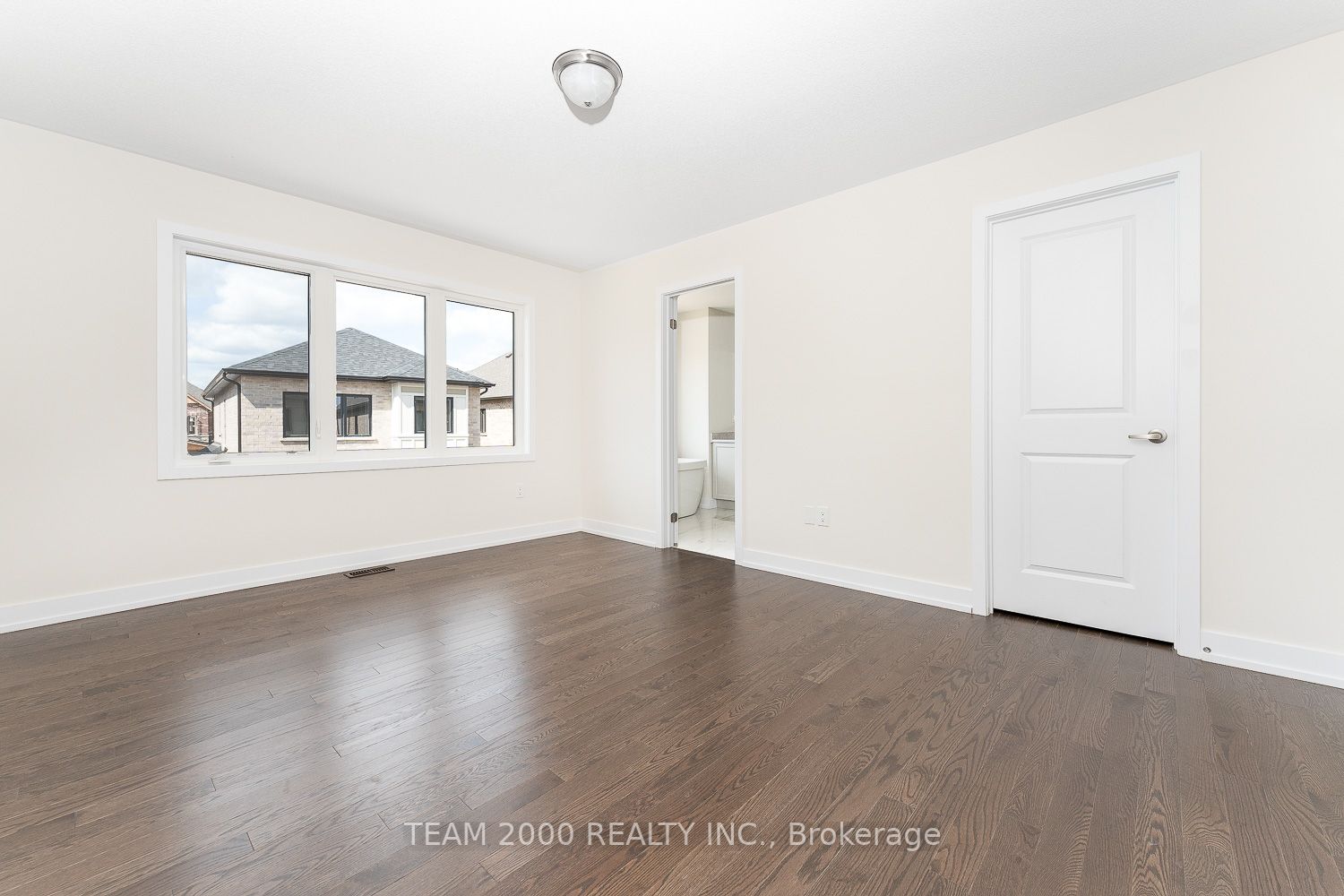 609 Leatherleaf Landing