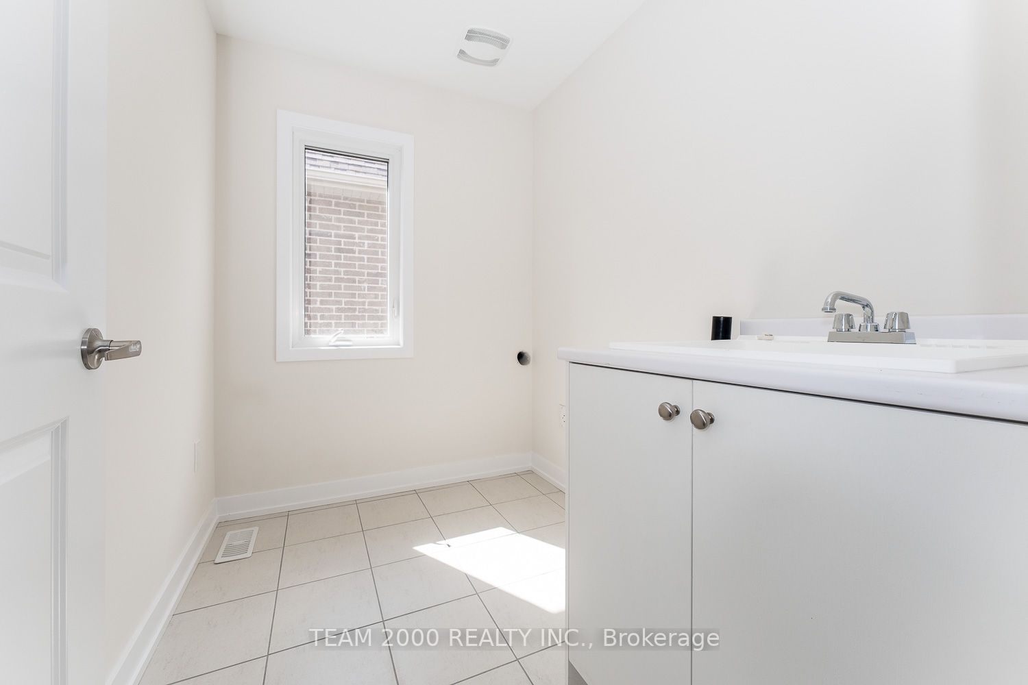 609 LeatherLeaf Landing