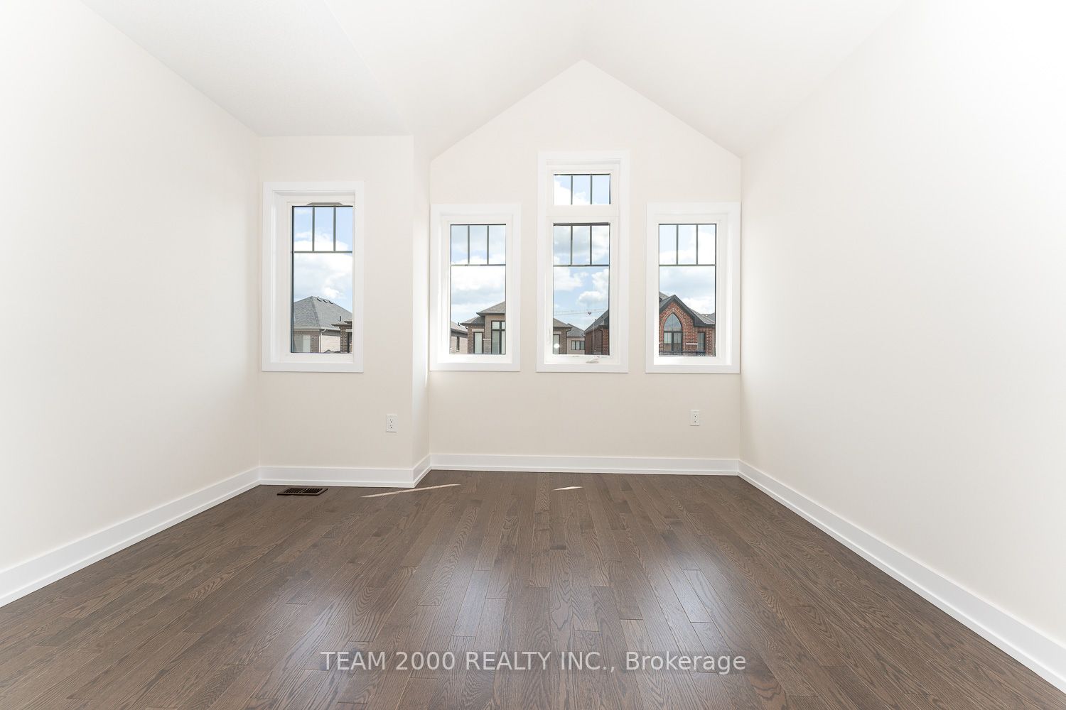 609 LeatherLeaf Landing