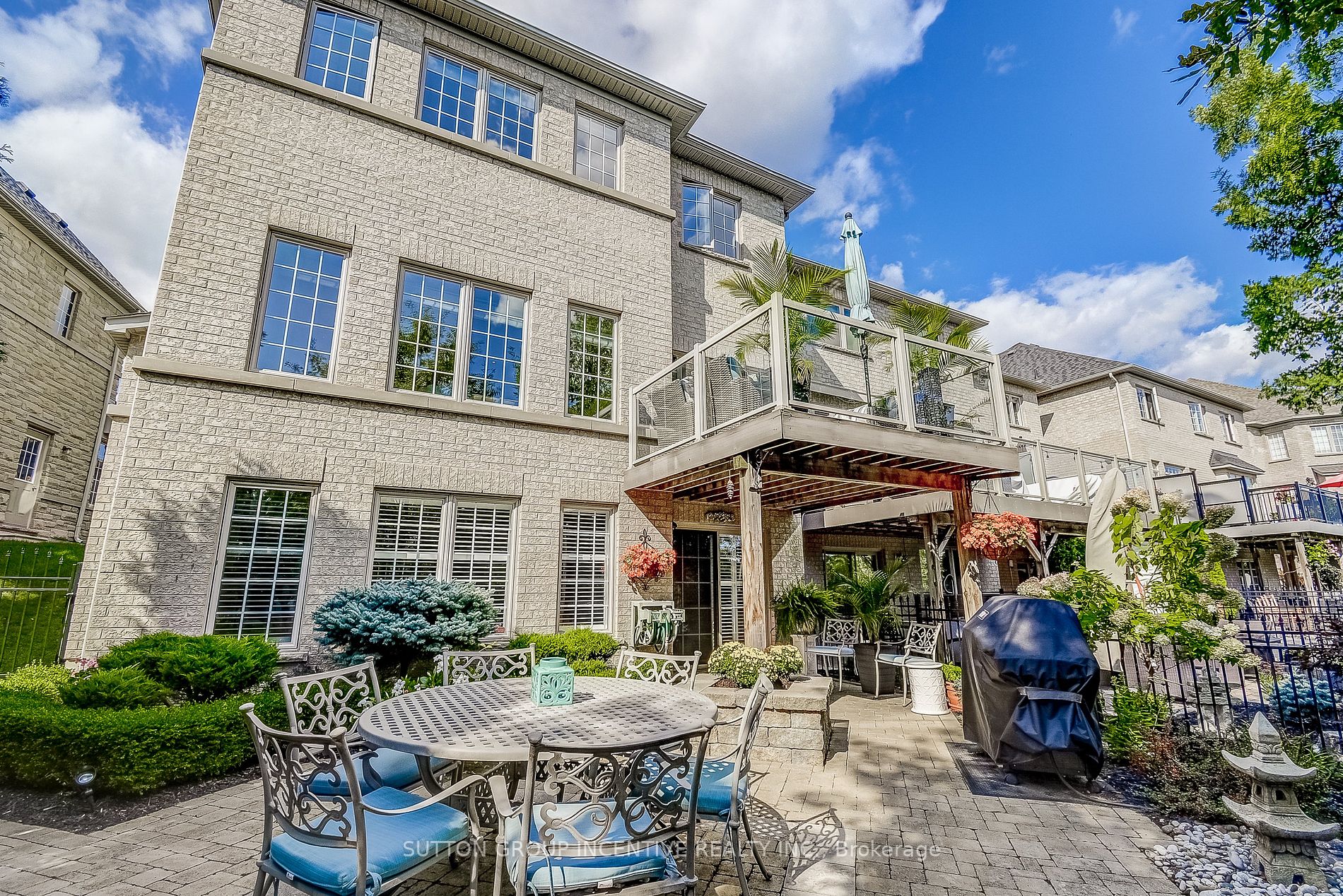 3116 Cardross Crt